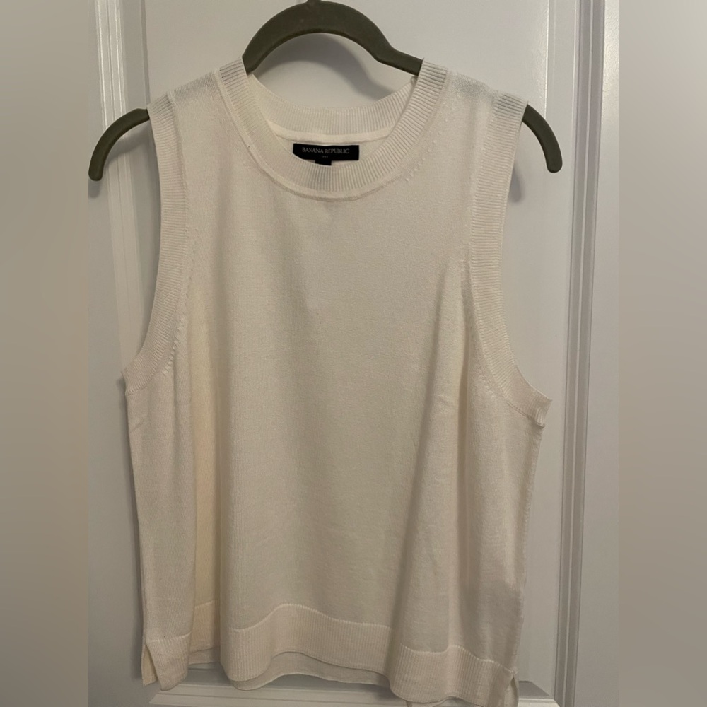 NWT Banana Republic Factory Cream Sweater Shell - Size L